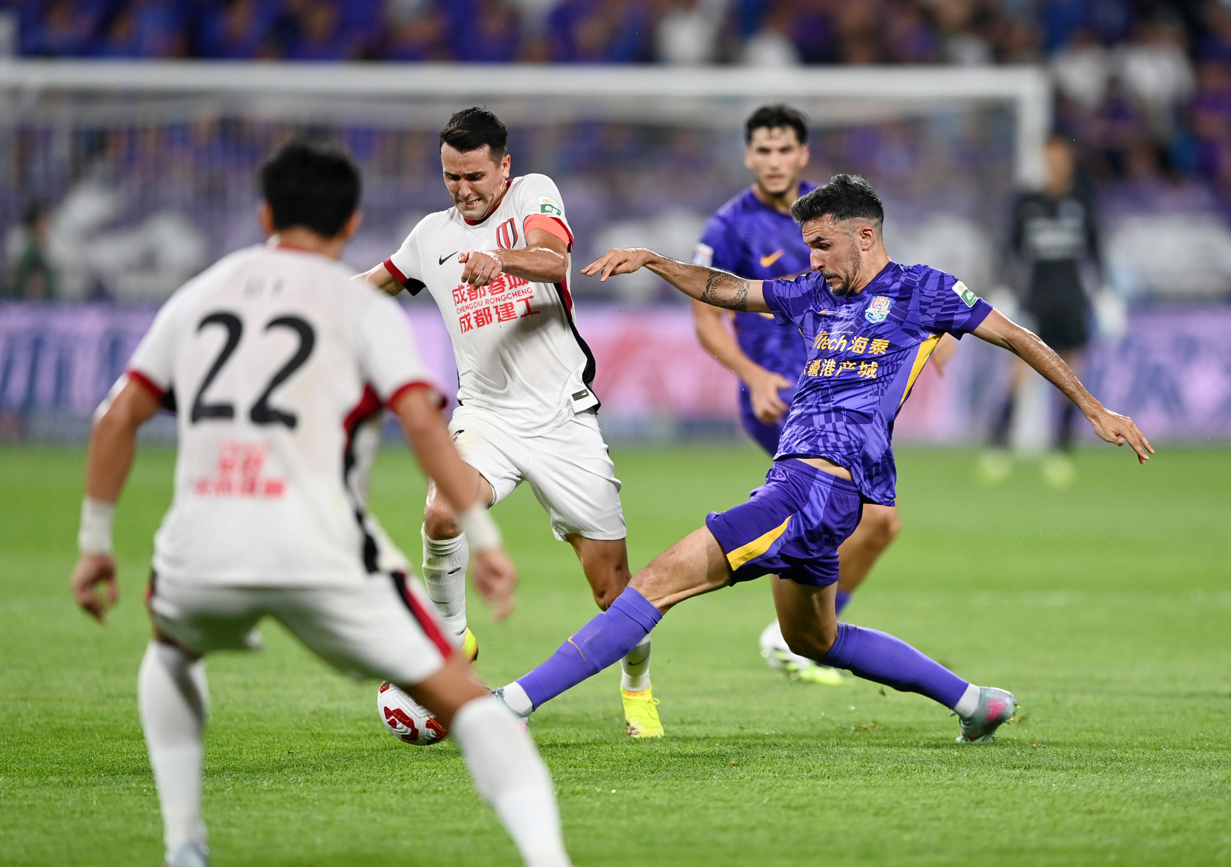 南宫28-关于关键时刻成都蓉城回应争议——中超节点到来;话题不断;阵容厚度经受考验的信息